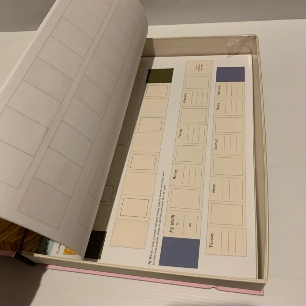 My Miniature Library - 30 Tiny Books, to Make, Read and Treasure. - Picture 8 of 16